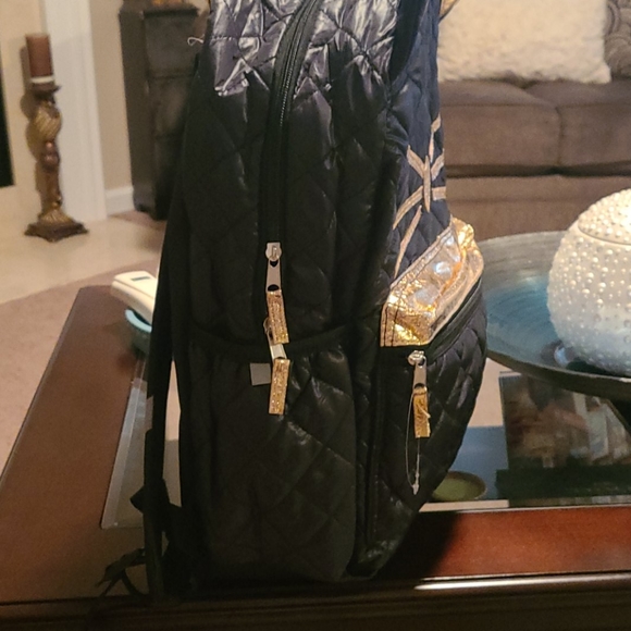 Backpack - Picture 3 of 4